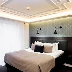 Kamer met een King Size Bed in een Bijgebouw